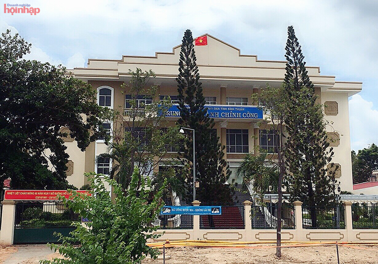 Trung tâm Hành chính công tỉnh Bình Thuận tiếp nhận hồ sơ thủ tục hành chính trực tiếp tại Trung tâm từ ngày 14/10