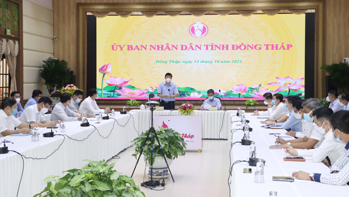 Chủ tịch Ủy ban nhân dân tỉnh Phạm Thiện Nghĩa khẳng định ngành ngân hàng
giữ vai trò huyết mạch của nền kinh tế.
