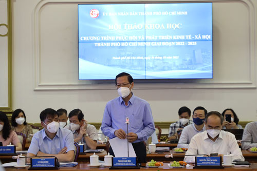 Chủ tịch UBND TP HCM Phan Văn Mãi nhìn nhận tình hình dịch bệnh trên địa bàn đã được cải thiện, TP cơ bản kiểm soát được dịch Covid-19