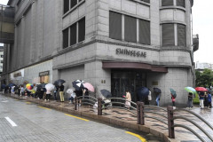 Những “gã khổng lồ” bán lẻ Hàn Quốc tái cơ cấu để đáp ứng với xu hướng mua sắm