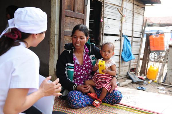 Chị Y Bin và con gái sống tại làng O, xã Ya Xier, nơi sinh sống của cộng đồng bà con dân tộc thiểu số J’Rai thuộc tỉnh Kon Tum