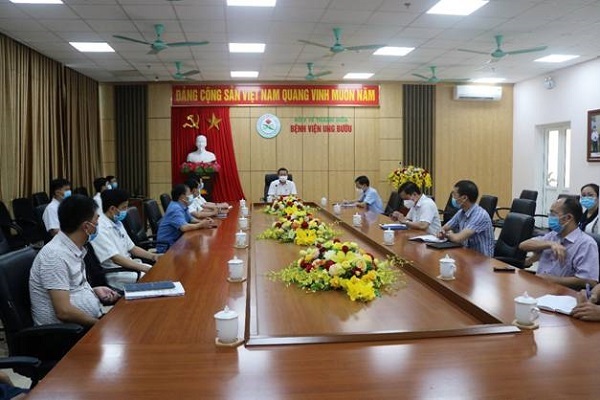 Đồng chí Chủ tịch UBND tỉnh Đỗ Minh Tuấn cùng đoàn khảo sát tại Bệnh viện Ung bướu tỉnh Thanh Hóa