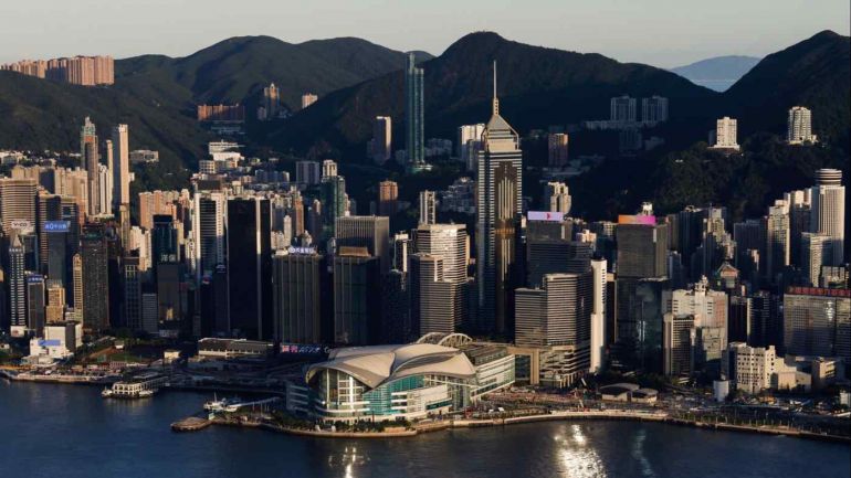 Chiến lược Zero Covid làm tổn hại đến vị thế trung tâm tài chính của Hồng Kông