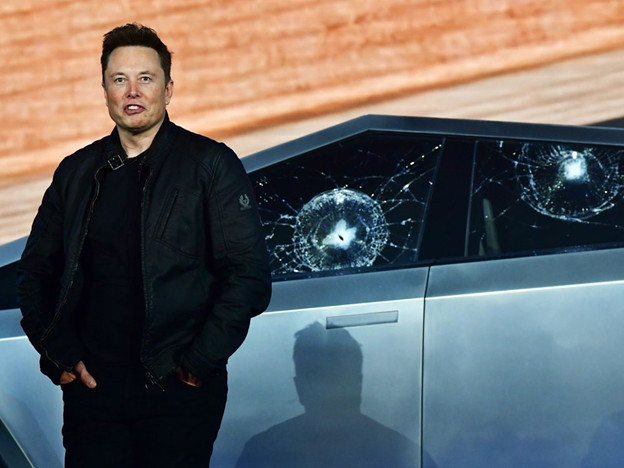 CEO Elon Musk của Tesla