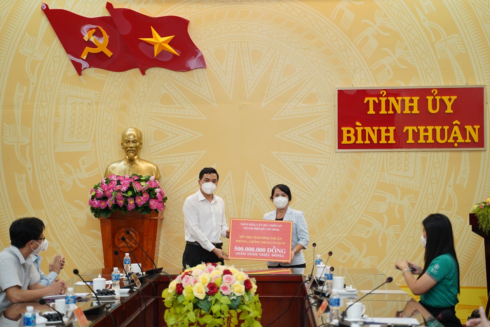 Bình Thuận: Luôn sẵn sàng sẻ chia khó khăn trong đại dịch với Đảng bộ, chính quyền và nhân dân TP.HCM
