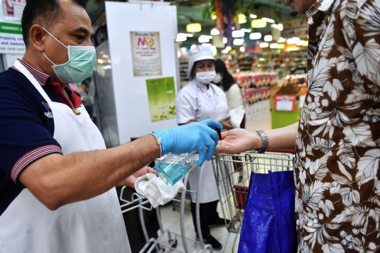 Tình hình chống dịch Covid-19 ở trong 1 siêu thị tại Thái Lan