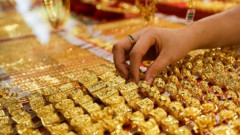 Giá vàng trong nước và quốc tế tiếp tục biến động, người mua cần cẩn trọng