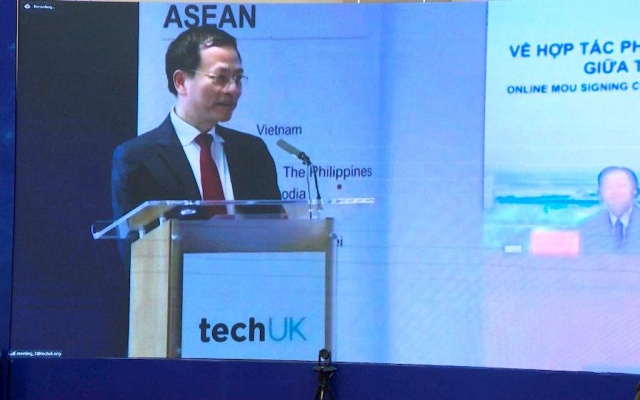 Bộ trưởng Bộ Thông tin và Truyền thông, Nguyễn Mạnh Hùng phát biểu tại điểm cầu Vương quốc Anh