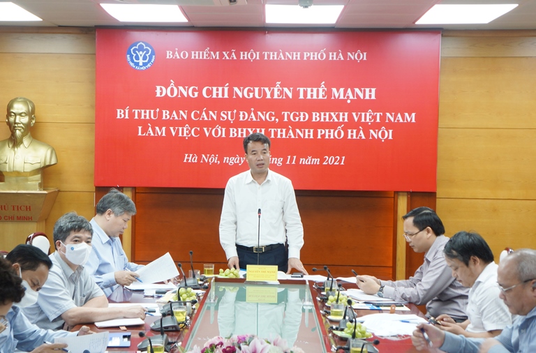 Tổng Giám đốc BHXH Việt Nam Nguyễn Thế Mạnh làm việc với BHXH Hà Nội.