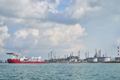 Singapore từ bỏ vị thế trung tâm dầu khí thế giới