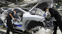 Toyota, Nissan, GM rục rịch quay trở lại sản xuất trong bối cảnh giảm áp lực nguồn cung chip