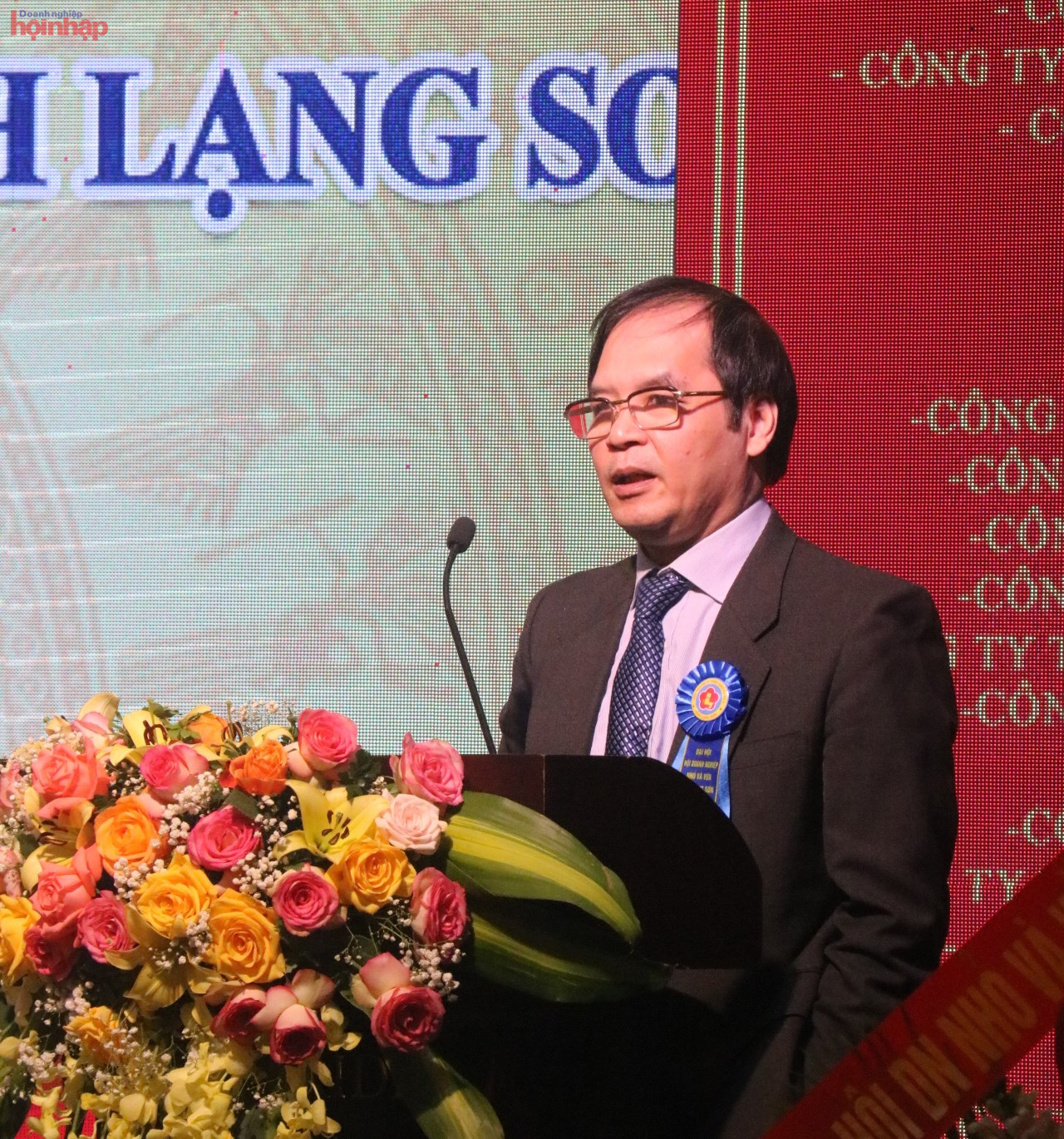 Ông Tô Hoài Nam - Phó Chủ tịch Thường trực Hiệp hội các Doanh nghiệp nhỏ và vừa Việt Nam phát biểu tại Đại hội