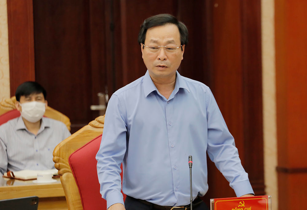 Chủ tịch UBND tỉnh Phú Thọ- Bùi Văn Quang phát biểu ý kiến tại hội nghị