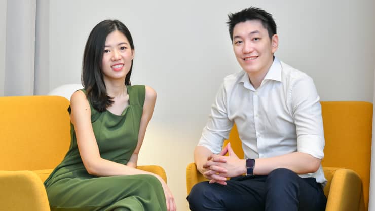Vợ chồng Raena Lim và Chris Halim với nền tảng cho thuê quần áo Style Theory. Nguồn: Internet