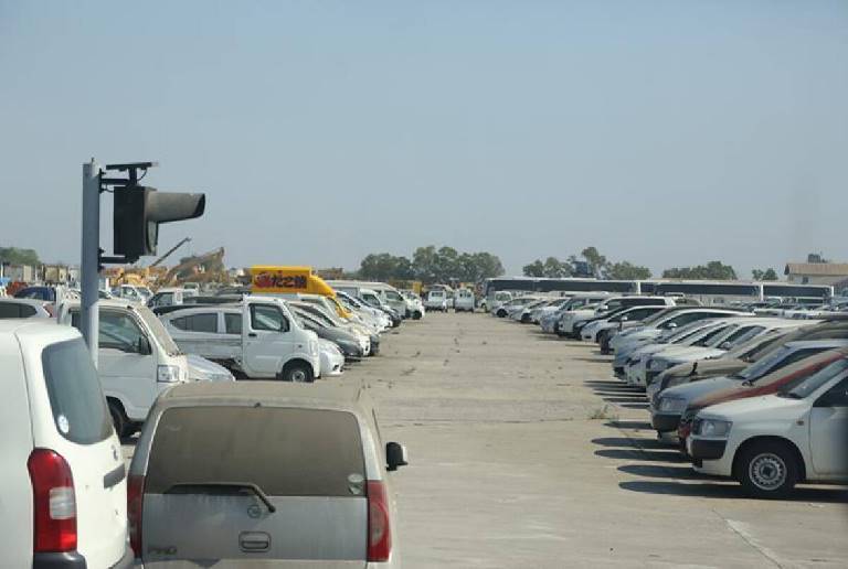 Myanmar tạm ngưng nhập khẩu ô tô