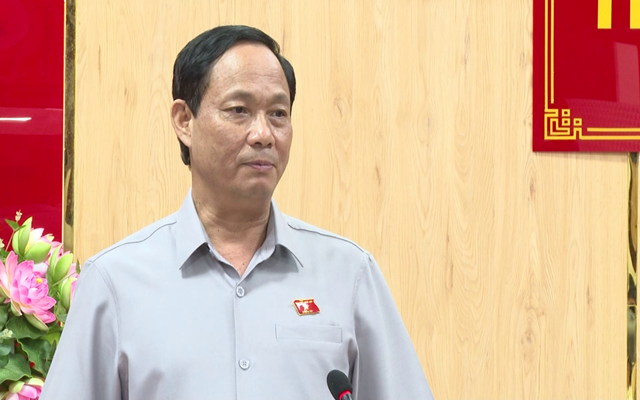 Phó Chủ tịch Quốc hội Trần Quang Phương đánh giá cao những kết quả nổi bật của Quảng Ngãi thời gian qua, đồng thời chia sẻ với những khó khăn, thách thức mà tỉnh đang đối mặt