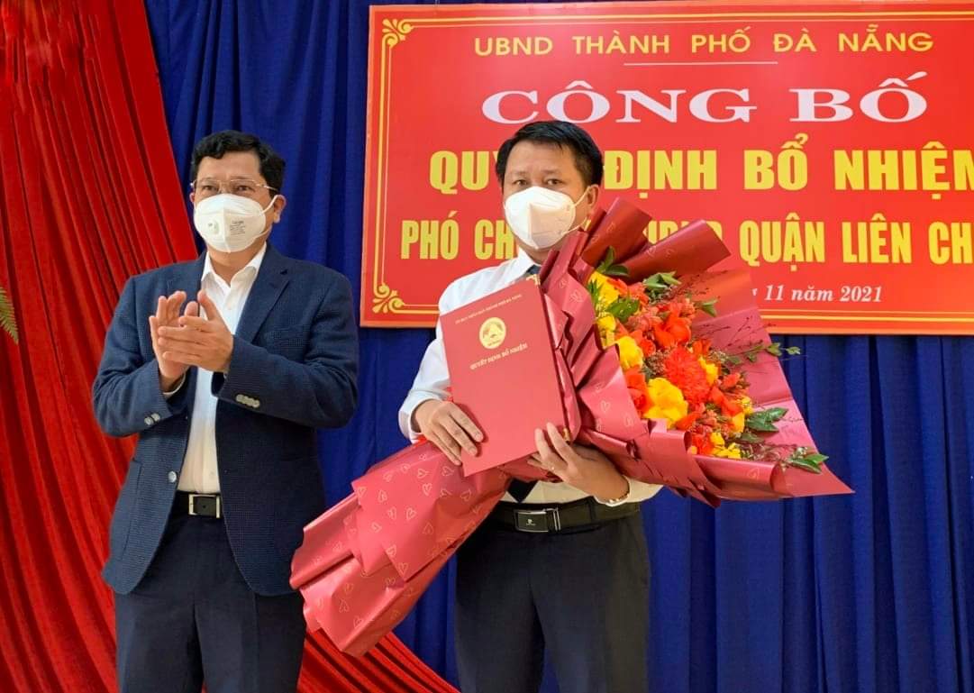 [Hình ảnh] 
Lễ công bố quyết định bổ nhiệm cán bộ lãnh đạo sáng ngày 16/11 tại UBND quận Liên Chiểu, TP. Đà Nẵng