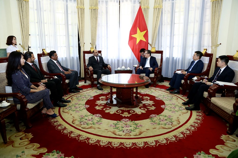 Ngài Saleh Mohamed Ahmed Al Suqri - Đại sứ Oman đến thăm và làm việc tại Bộ Ngoại giao Việt Nam.