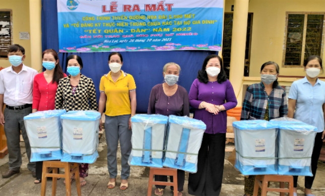Ra mắt “Tổ đăng ký thực hiện thùng chứa rác tại hộ gia đình” tại huyện Giồng Riềng