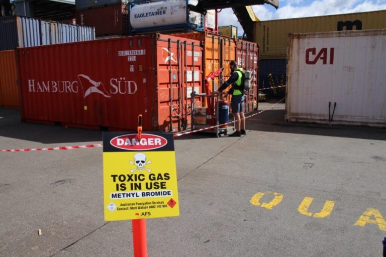 Khử trùng bằng methyl bromide tại cảng ở Úc