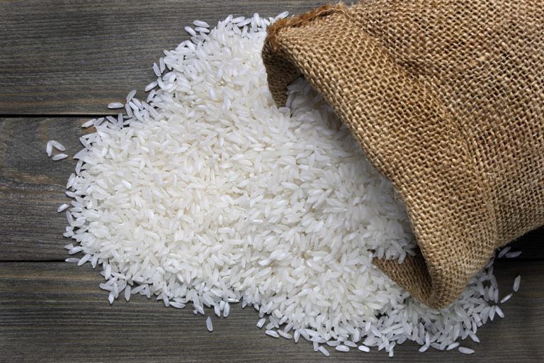 Giá gạo Thái Lan giảm bất ngờ