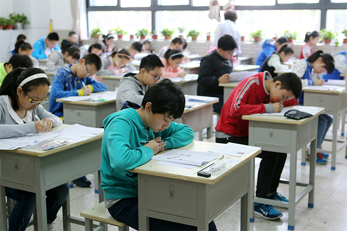 Học sinh Trung Quốc thường dành khoảng lớn thời gian sau giừo học để đến các trung tâm dạy kèm