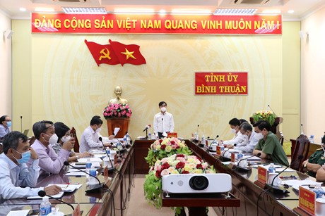 Cuộc họp phòng chống dịch của Ban Thường vụ Tỉnh ủy Bình Thuận ngày 18/11. Ảnh: Cổng TTĐT tỉnh Bình Thuận