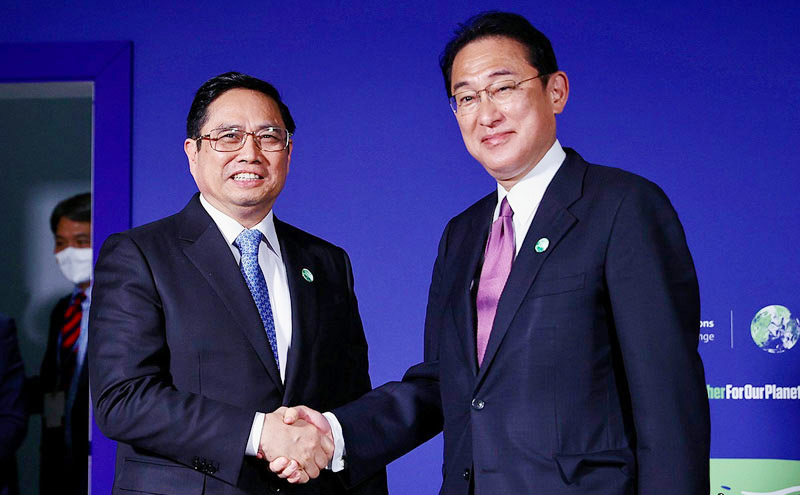 Thủ tướng Chính phủ Phạm Minh Chính gặp Thủ tướng Nhật Bản Kishida Fumio bên lề Hội nghị COP26 vừa được tổ chức tại Anh.