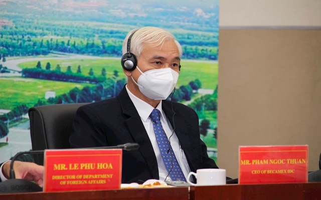 Ông Phạm Ngọc Thuận - Tổng giám đốc Tổng Công ty Becamex IDC báo cáo định huớng phát triển tại Hội nghị