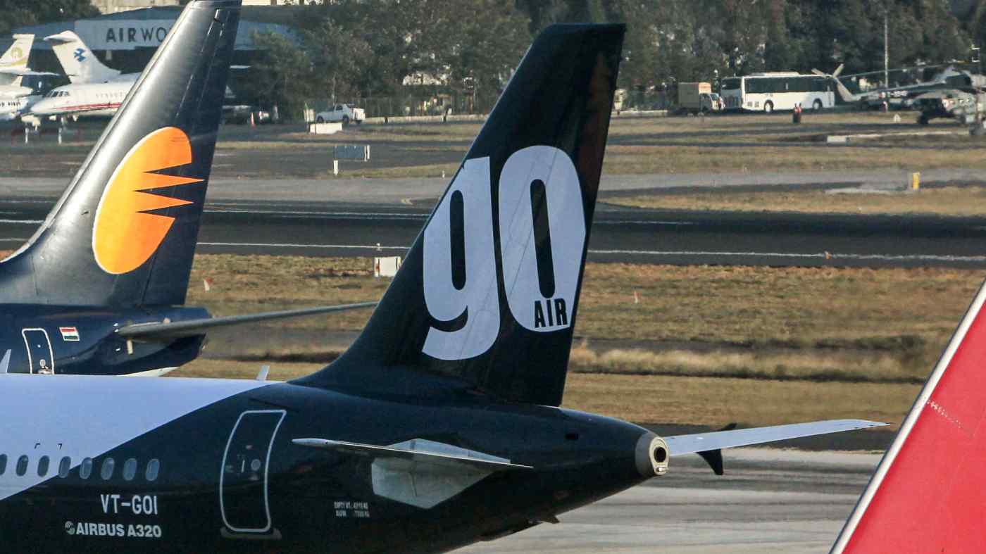 Một máy bay của Go Airlines tại sân bay Mumbai