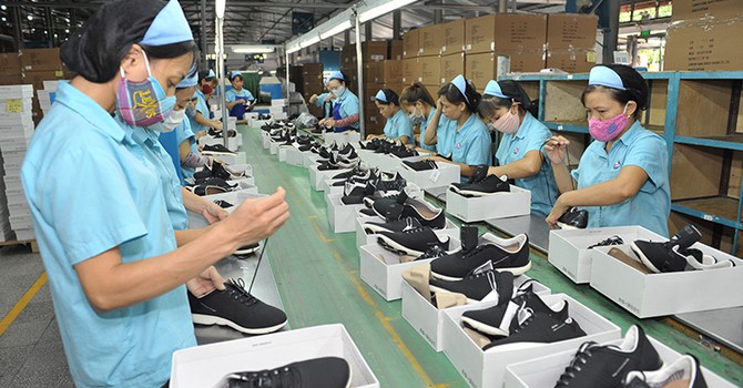 Việt Nam xếp thứ hai thế giới về xuất khẩu giày dép, với lượng xuất khẩu đạt 1,233 tỷ đôi trong năm 2020.