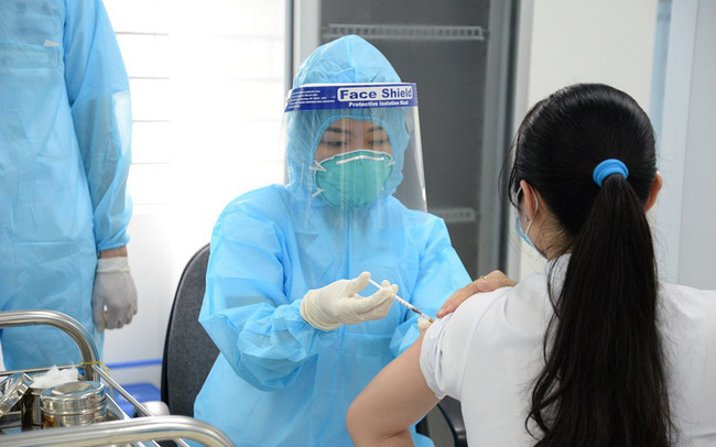 Bình Thuận tiêm vaccine Pfizer ngừa COVID-19 cho trẻ từ 12-17 tuổi