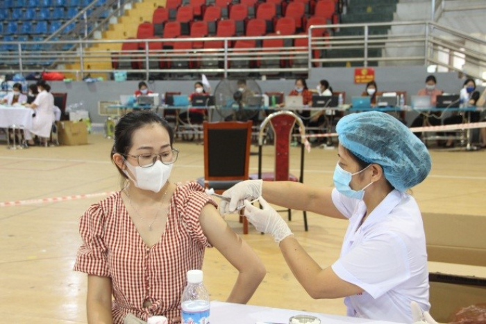 Phú Thọ tiếp tục tiêm phủ vắc xin cho người dân (Ảnh minh họa)