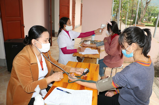 Hà Tĩnh tiêm vắc xin phòng Covid-19 cho hơn 35.000 học sinh