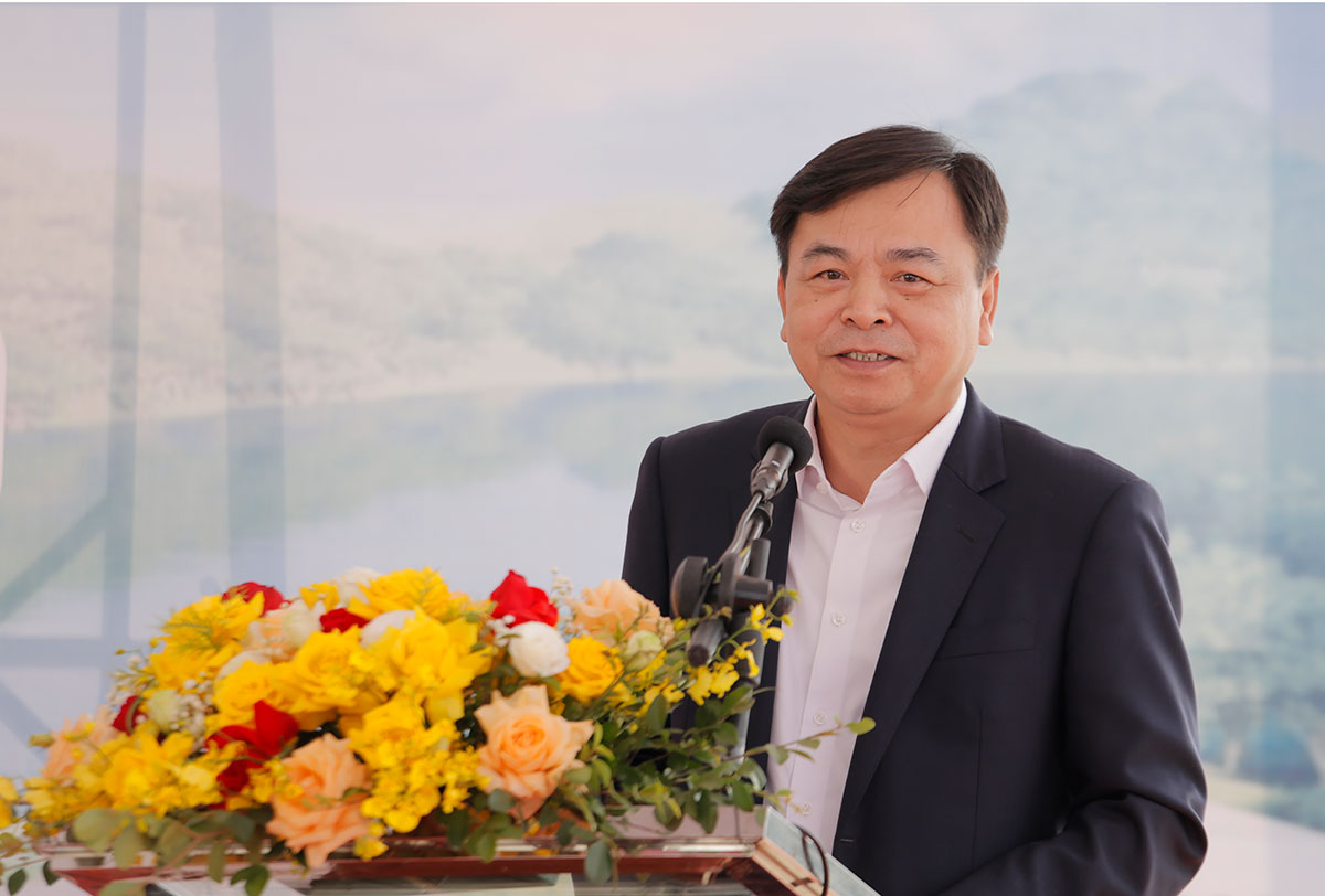 Thứ trưởng Bộ NN&PTNT -Nguyễn Hoàng Hiệp phát biểu tại buổi lễ