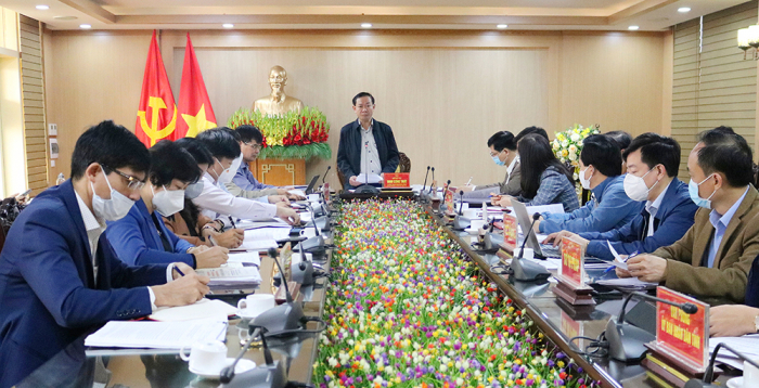 Đồng chí Đinh Công Thực - Chủ nhiệm Ủy ban Kiểm tra Tỉnh ủy Phú Thọ, Trưởng Ban Kinh tế - Ngân sách HĐND tỉnh phát biểu tại buổi thẩm tra