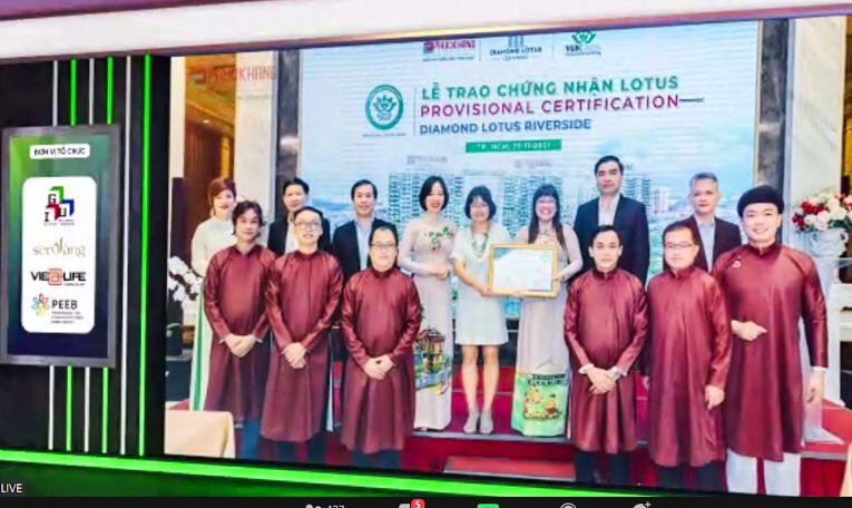 Ban tổ chức và các chuyên gia thuộc lĩnh vực BĐS xanh đã gửi lời chúc mừng đến Phuc Khang Corporation về sự kiện Diamond Lotus Riverside đạt chứng nhận LOTUS PROVISIONAL CERTIFICATION