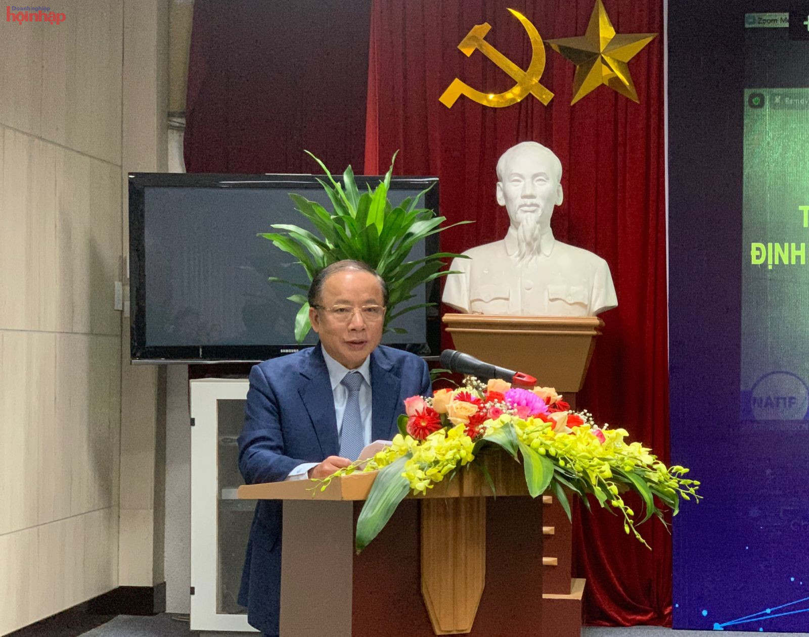 TS.Nguyễn Văn Thân - Chủ tịch Hiệp hội Doanh nghiệp nhỏ và vừa Việt Nam phát biểu tại Hội thảo.