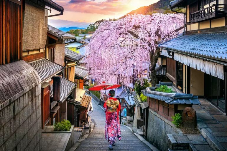 Ngành du lịch Nhật Bản thành công "thoát ly" khỏi khách quốc tế hậu Covid