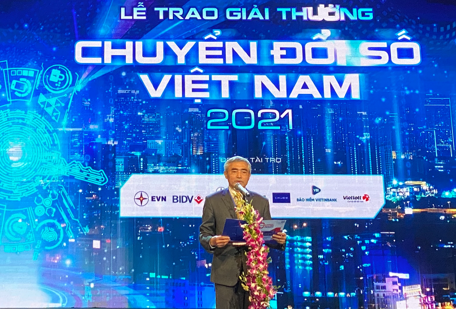 Ông Nguyễn Minh Hồng, Chủ tịch Hội Truyền thông số Việt Nam (VDCA), Trưởng Ban tổ chức Giải thưởng phát biểu tại sự kiện.