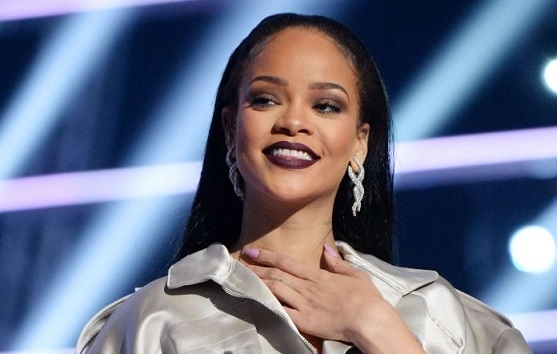 Rihanna là nữ nghệ sĩ có thứ hạng cao nhất trong danh sách
