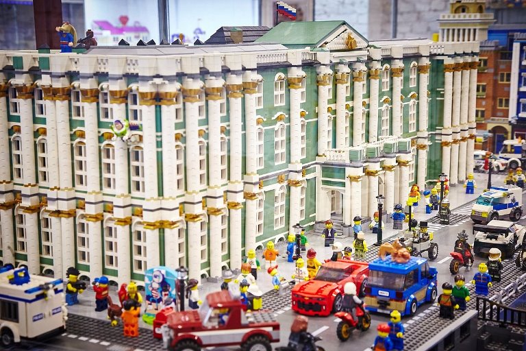 1 bộ Lego được trưng bày trong 1 bảo tàng Lego ở Nga