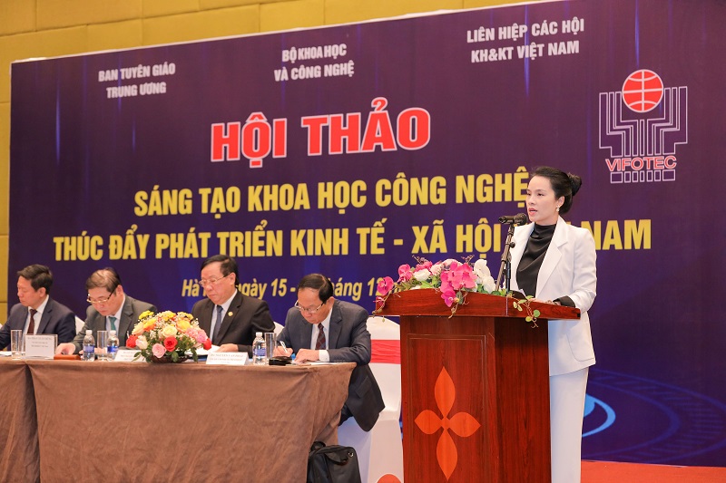 Bà Nguyễn Hồng Hạnh - TGĐ GFS đại diện phát biểu tham luận
