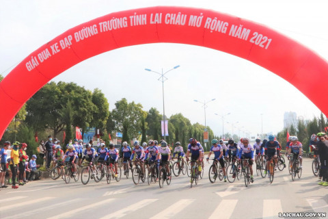 Lai Châu: Giải đua xe đạp đường trường thu hút hàng trăm vận động viên