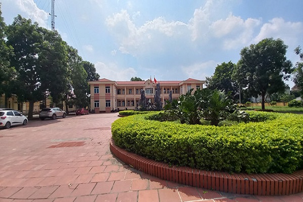 Công sở UNBD xã Quảng Ngọc được đầu tư xây dựng khang trang, xanh mát