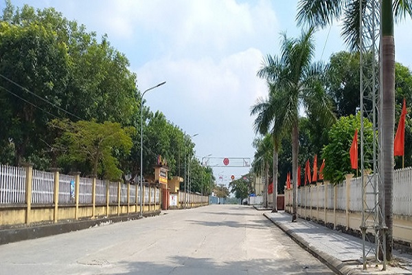 Đường vào trung tâm xã Quảng Ngọc