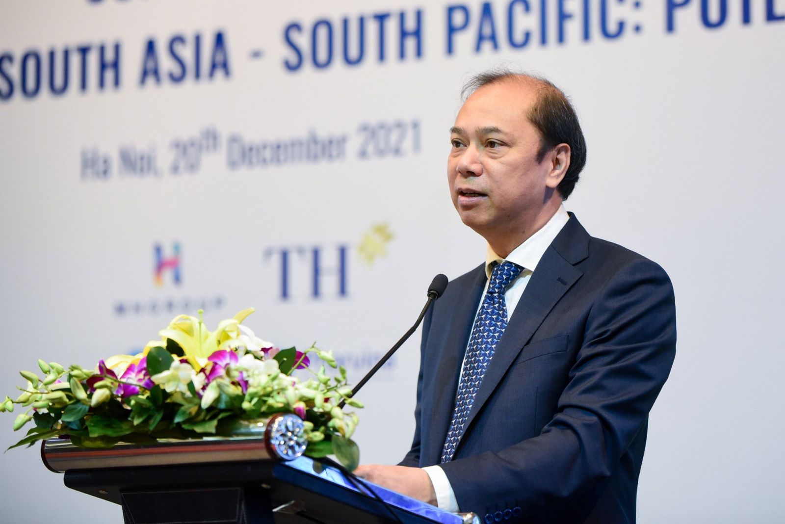 Thứ trưởng Bộ Ngoại giao Nguyễn Quốc Dũng phát biểu tại Hội nghị.