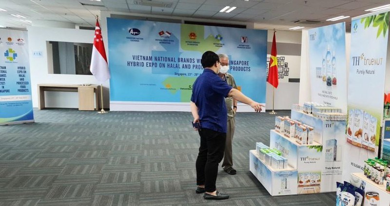 TH tham gia “Tuần lễ Thương hiệu quốc gia Việt Nam 2021 - Triển lãm hybrid các mặt hàng thực phẩm chế biến và Halal” tại Singapore tháng 8/2021.