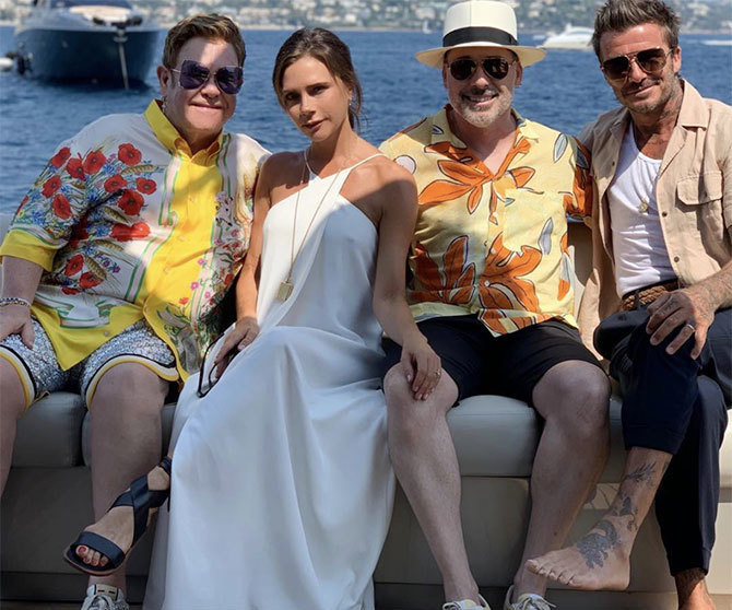 Vợ chồng Becks trong kỳ nghỉ trên du thuyền của danh ca Elton John năm 2019