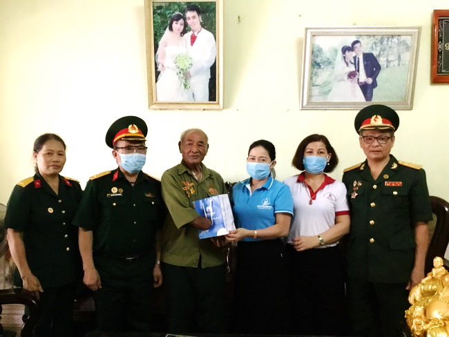 Natrumax Việt Nam trao quà cho bệnh nhân điều trị tại Trung tâm Y tế các huyện và Bệnh viện tỉnh Yên Bái